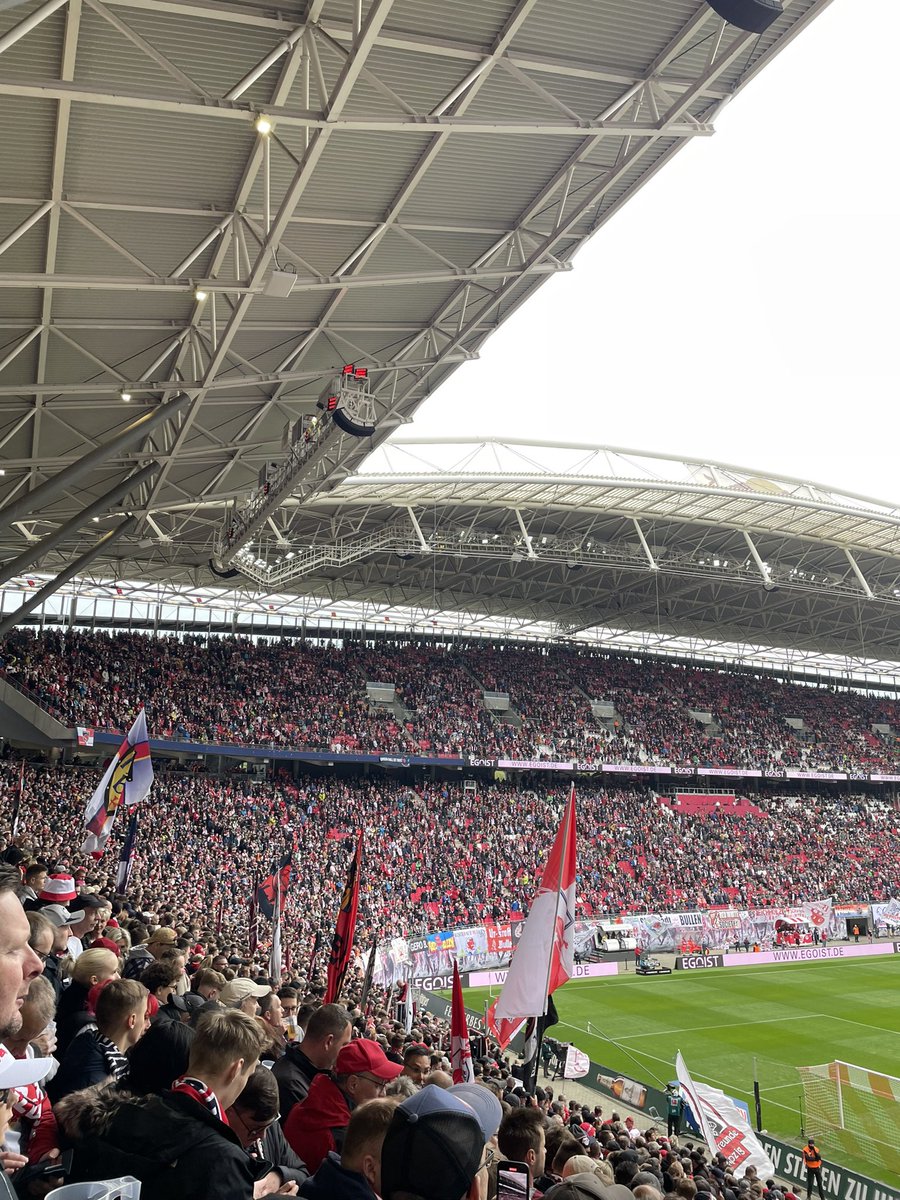 La Bundesliga es otro mundo, incluso un equipo prefabricado como el RB Leipzig.