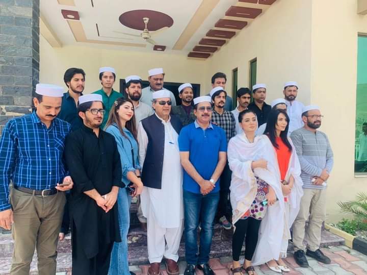 akhunkhail56's tweet photo. A symbol of Honour &amp; Respect.
2nd May,

#DirCaps #ExploreDir #ديروجۍ_ټوپۍ #culture #caps #News #Dir #tradition 
@rahimshahUSA 
@ChMSarwar
@ShahramKTarakai
@NeelumArshad
@AsifIqbalReal 
@Meer_PPP_
@VoiceOfDir 
@dirojy1 @tajdar22 
@110_butt https://t.co/jtYsl9cdt2