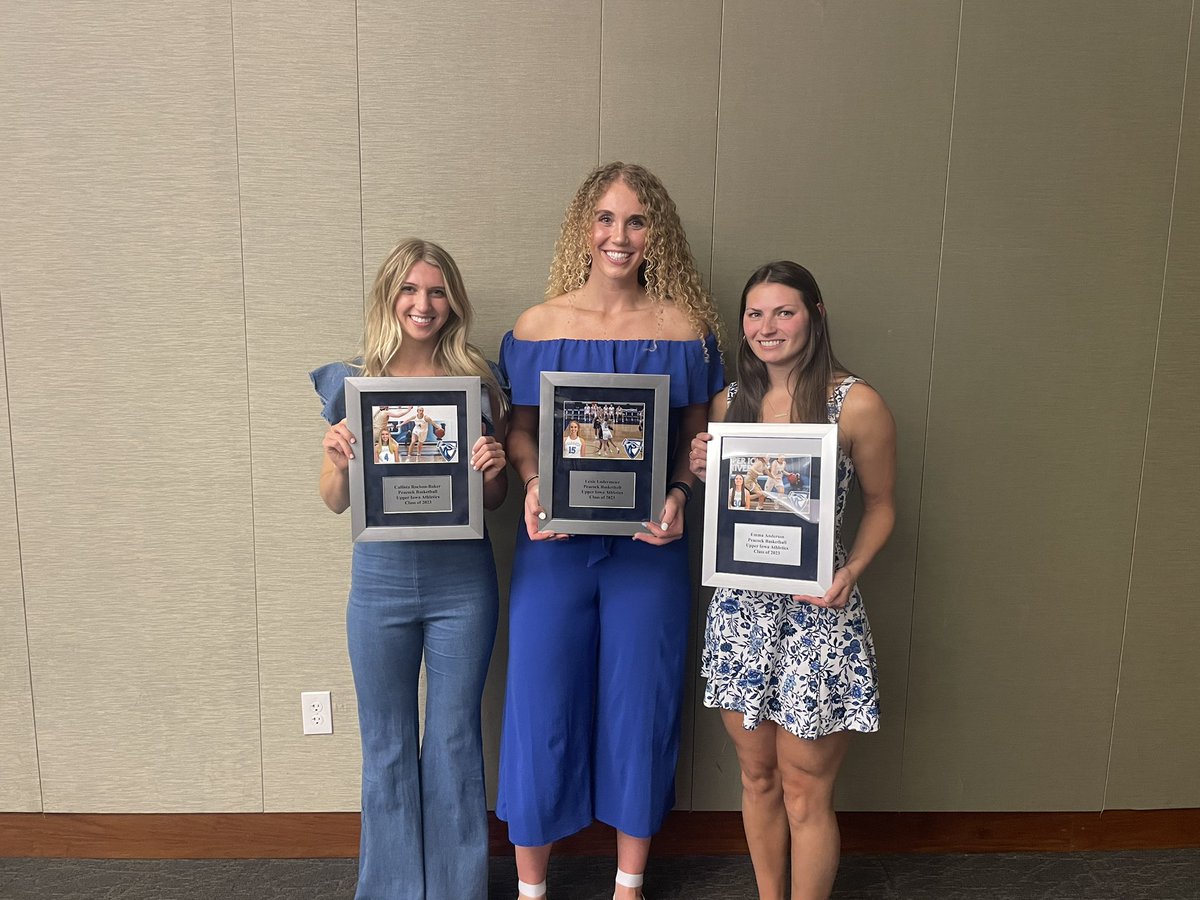 UIU_WBB's tweet photo. One BIG shoutout to our seniors wrapping up their final PETEYS! We are so happy we got a chance to celebrate you tonight! https://t.co/b65zoPdKhB