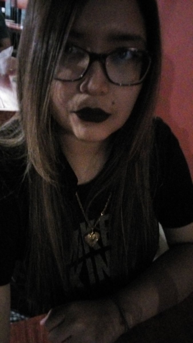 marsmoonchild24's tweet image. Taking selcas with Yoongi while having a drink with bestie JK #ARSD #ARMYSelcaDay #improvising @BTS_twt 
(Pls look at the twt below, ty &amp;lt;3)