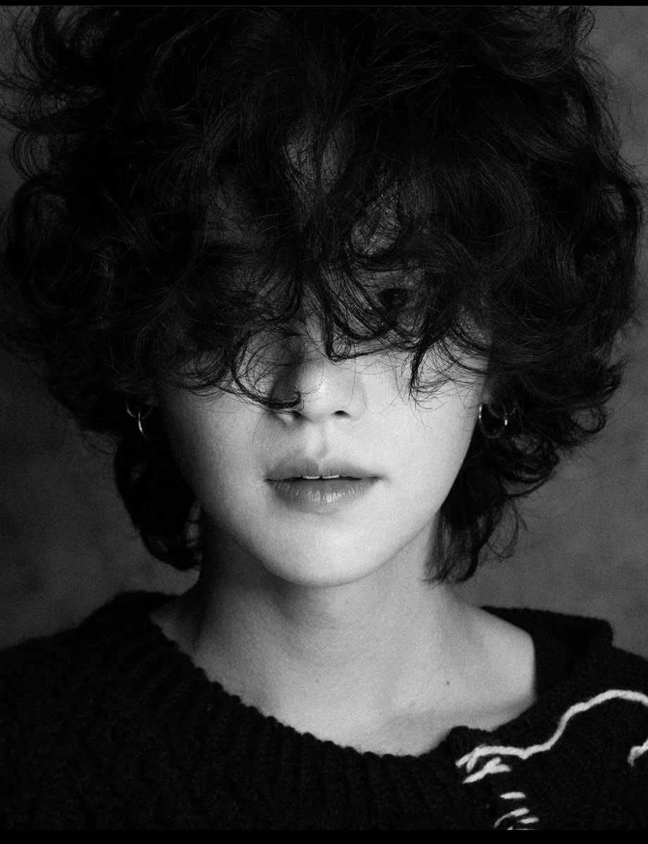 marsmoonchild24's tweet image. Taking selcas with Yoongi while having a drink with bestie JK #ARSD #ARMYSelcaDay #improvising @BTS_twt 
(Pls look at the twt below, ty &amp;lt;3)