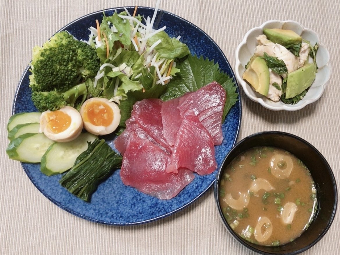 emiry_oinari's tweet photo. ①脂質を減らし、タンパク質を増やす！
②糖質多めの食事の前に食物繊維！
③1駅手前からウォーキング！

脂質を減らすために調理法を茹でたり蒸したり工夫してます。お肉を選ぶ時も脂身の少ないものを選ぶように気をつけたり。

#わたしのおすすめ内臓脂肪ケア
#PR https://t.co/Z7RJ6iw1NP