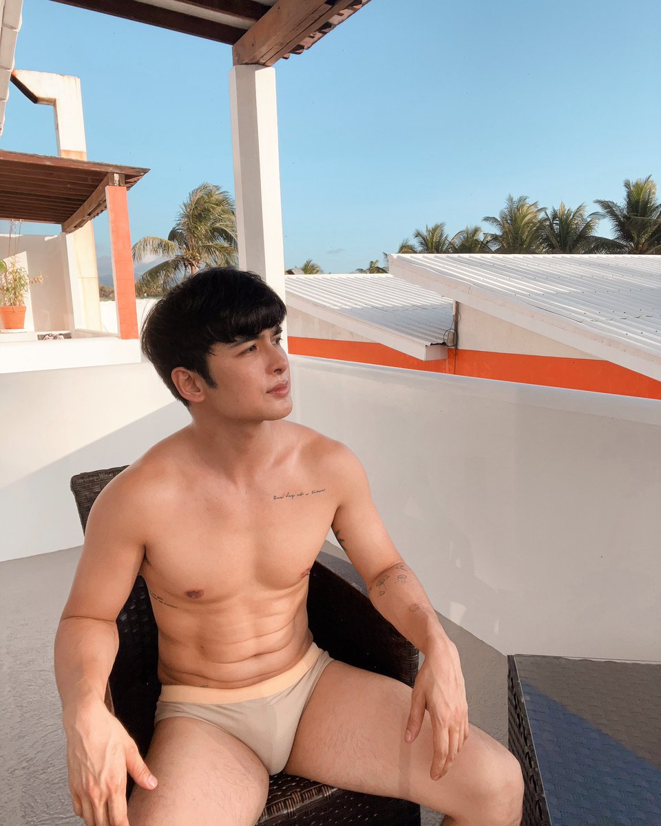 teejaymarquez's tweet photo. Window tanning and morning coffee 🌴 https://t.co/pYtv8s8ppK