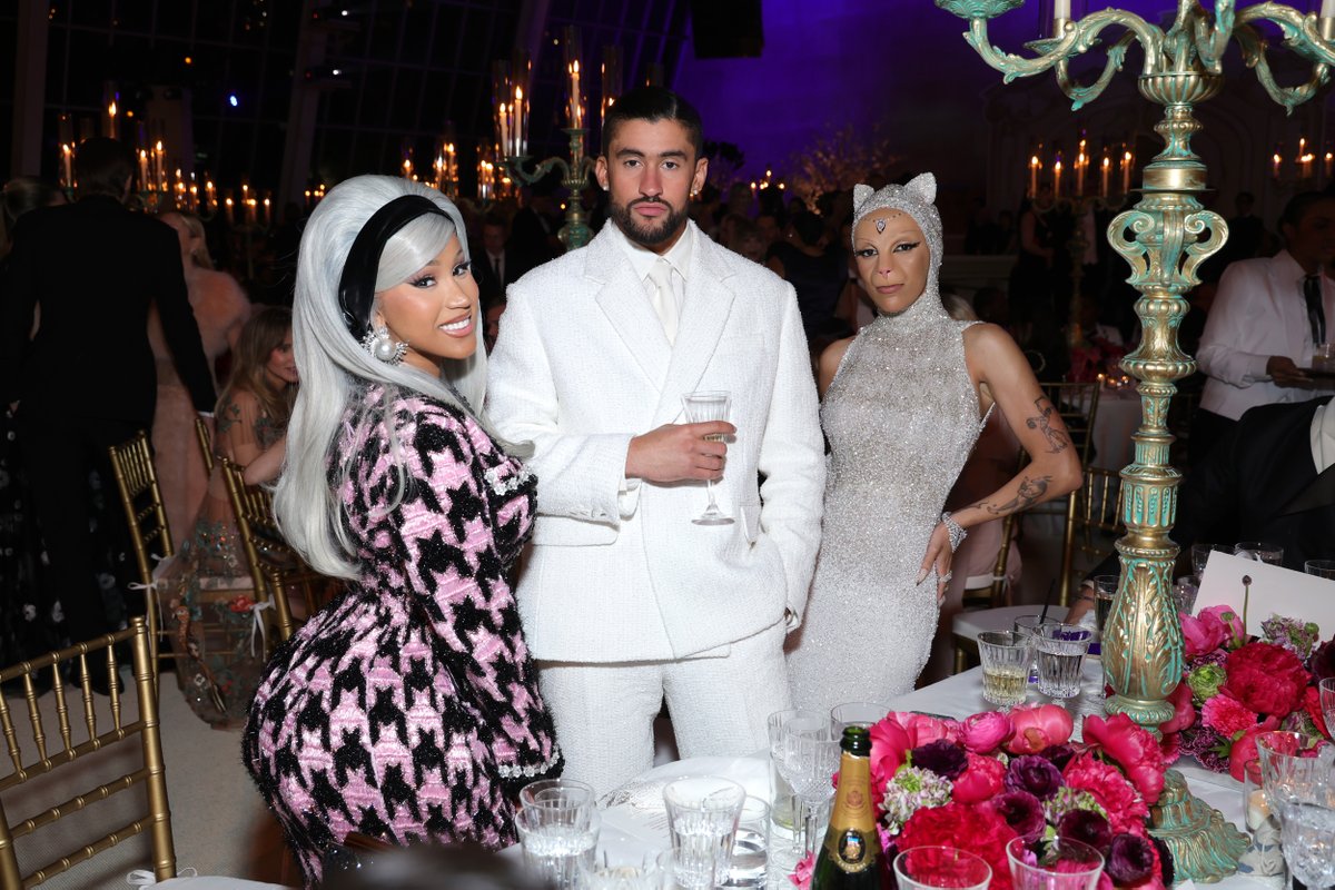 etnow's tweet photo. Whose table are you sitting at during the #MetGala? https://t.co/HHwYSfBYtH