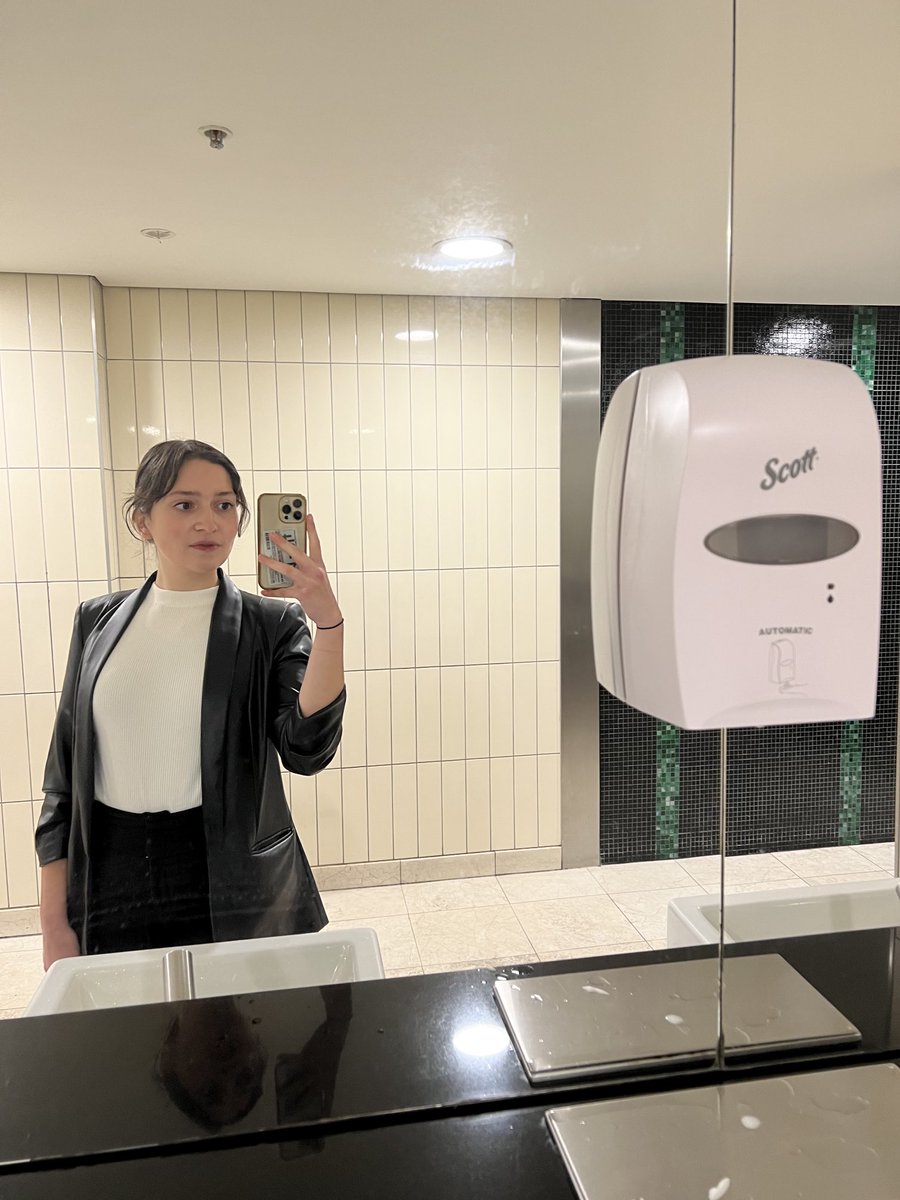 DemiPapaz's tweet photo. Participated in my first law comp yesterday! Glad to have tried something new and looked stylish whilst doing it https://t.co/vPGOsszvUY