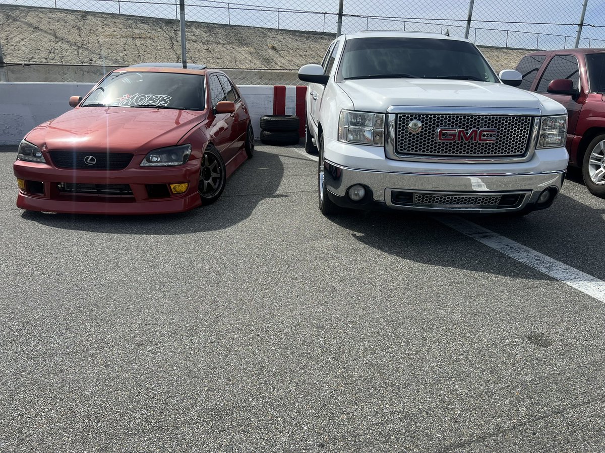 itzz_Estevan's tweet photo. Fun ass weekend with the team 💪🏼🔥#Solowmobbin #Damobb https://t.co/2M7Rz6Ncum