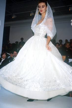 ARTFASHIONTHING's tweet photo. Penélope Cruz wearing Chanel SS88 couture https://t.co/2XoFrFjcwf