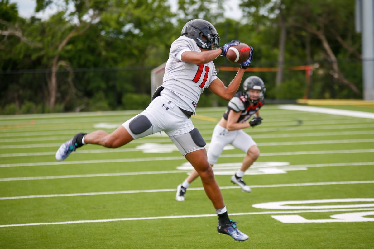 AnnaFrost54's tweet photo. A Couple of my fav shots from so far this spring season! I can’t wait for the spring game! @leopardfootball https://t.co/yM4UtZvdg9