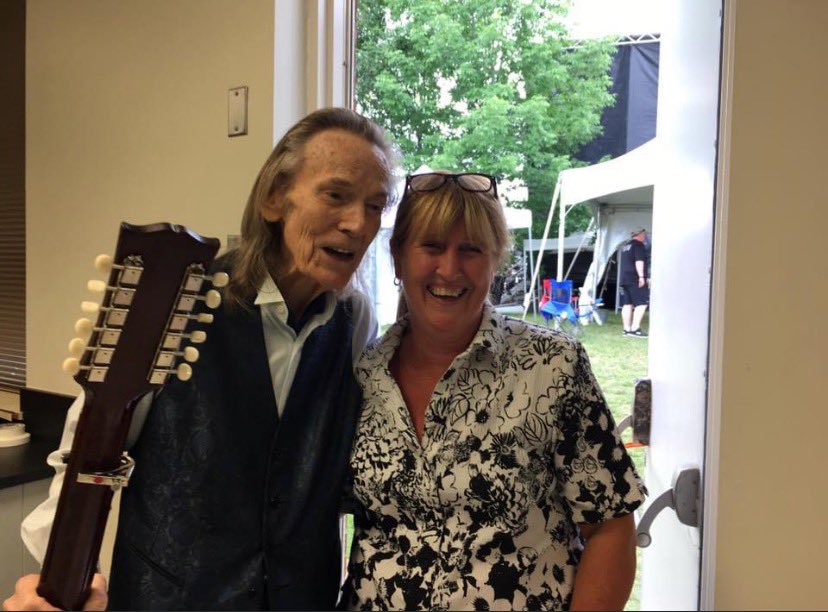 LoriKilmartin's tweet photo. I was that 14 year old girl with Gord’s poster on my wall. Countless concerts and even a personal meet. My condolences to Kim, his children and family. Gordon Lightfoot was a Canadian icon that we will dearly miss! #RIPGordonLightfoot https://t.co/RHKnfqPFdG