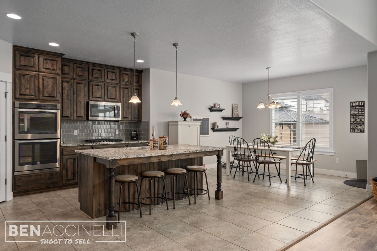 Fantastic custom home boasts 3 beds and 2.5 baths in the main living, plus a 2nd master suite with full kitchen and own entrance.

Cara Street (435) 862-8342
EXP Realty, LLC
rfr.bz/t5pv7jc 

#shoottosell #utahrealestate #utahrealtor #eaglemountainutah