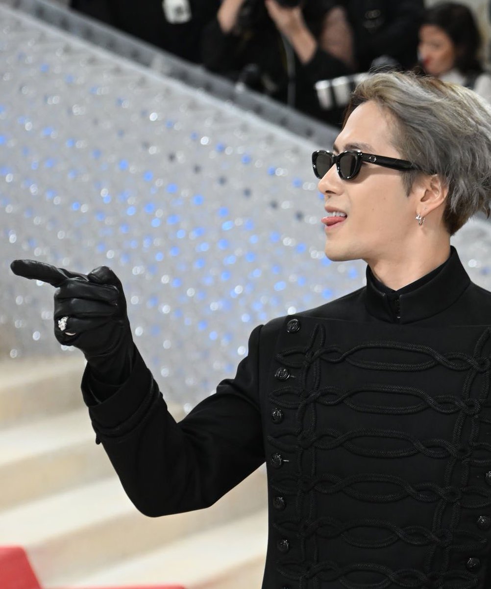 wangpillon's tweet photo. EXCUSE ME #MetGala2023 https://t.co/eoG9fegbRU