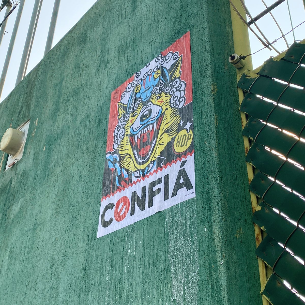 mrkrazyman's tweet image. En la pradera, las ovejas bien lo sabían,
quien era el lobo, astuto y artero,
pero aun así, lo votaron y lo seguían,
cegadas por su discurso traicionero.

Confía, Confía, Confía.

Año Electoral en Guatemala 2023
🐑🐏🐺👹

#wheatpaste #streetart #illustration #lowbrow   #art