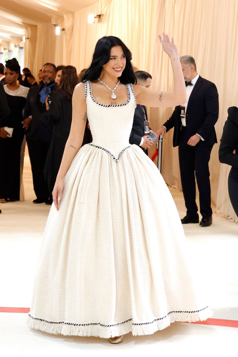 How I feel when I submit my attendance for a whole week without a reminder  #MetGala2023