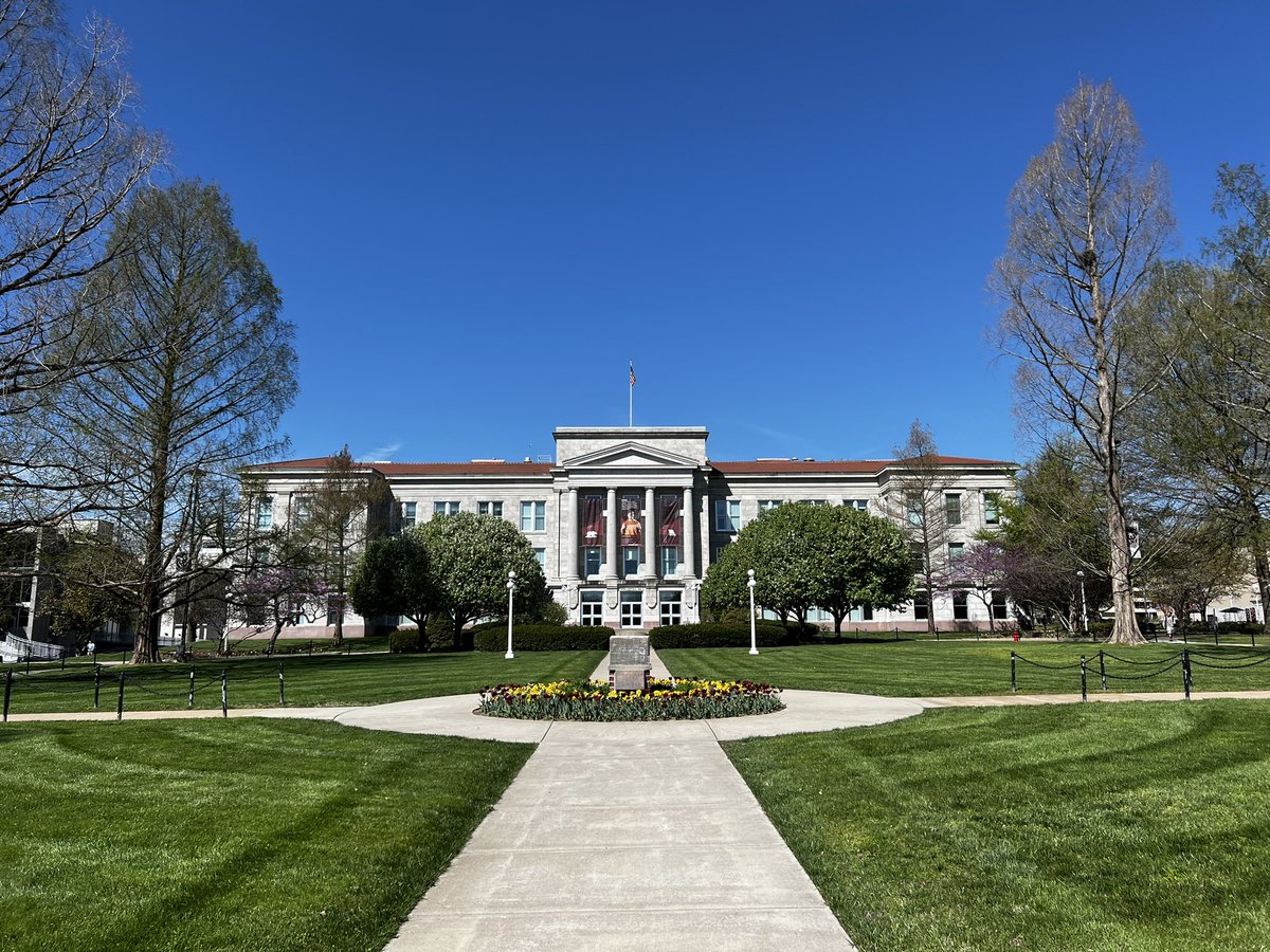 B-E-A-utiful! 😍<a href="/MissouriState/">Missouri State</a>