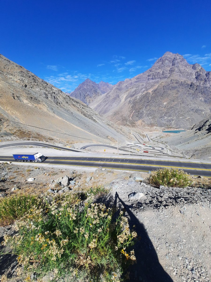 ChileEscapada's tweet photo. Camino Caracoles é um caminho que fazemos quando vamos a Portillo no tour o lugar esta cheio de paisagens incríveis e maravilhosas.. 
#portillolagunadelinca #brasileirosemviagem #tourismonochile #escapadatourschile https://t.co/jxdAvNzSAO