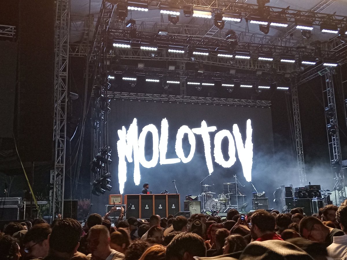 julianleon89's tweet photo. Nunca me había caído en un slam, gracias por eso @MolotovBanda https://t.co/NlXvMMsCGq