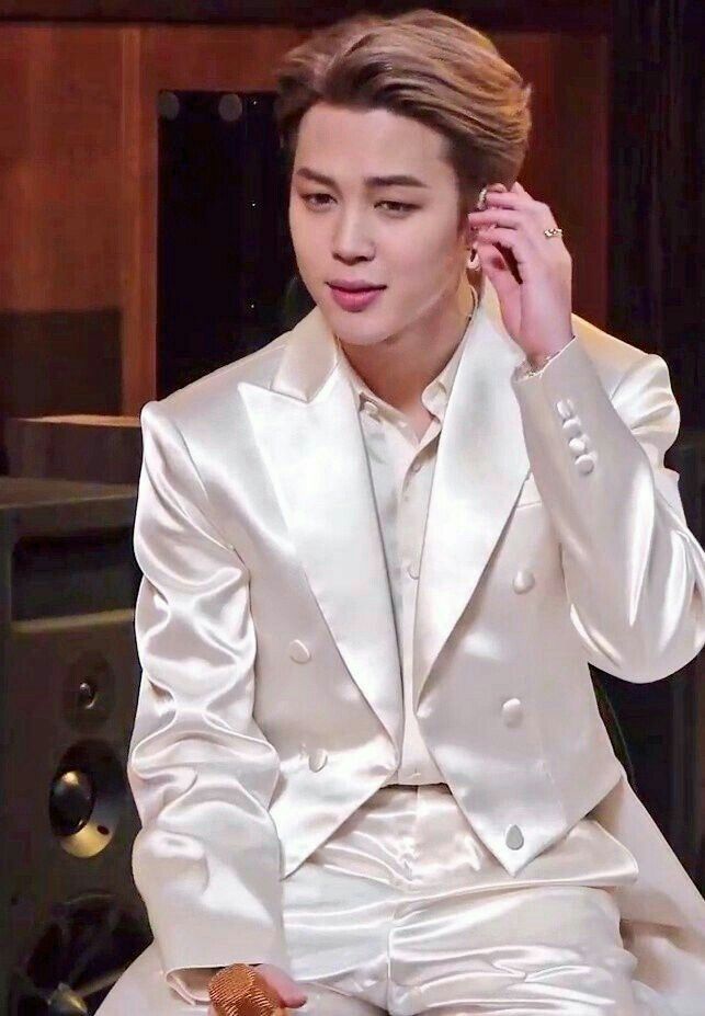 IseMld's tweet photo. #PARKJIMIN
Se imaginan a Park Jimin llegando a la Met Gala vestido de Blanco como el príncipe que es🥹❤️ https://t.co/skc1b9N9fx