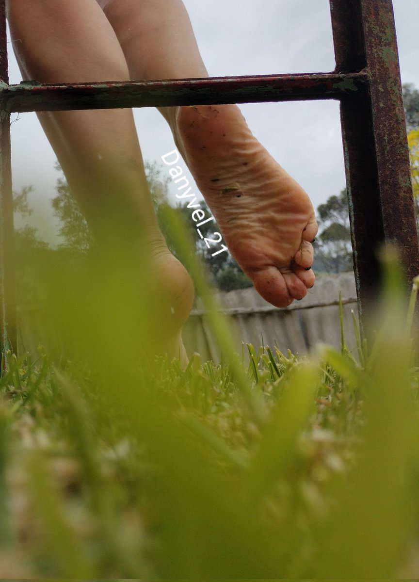 DANIVELEZ0521's tweet photo. Escapemonos un rato bebé 🌿
Let's run away for a while baby🌿
 https://t.co/Z81coqnZTs https://t.co/trhtxWDEqo