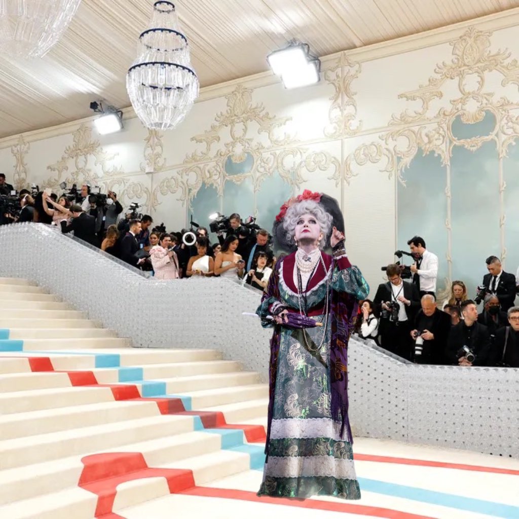 The Madwoman of Chaillot has arrived at the #TheMetGala2023