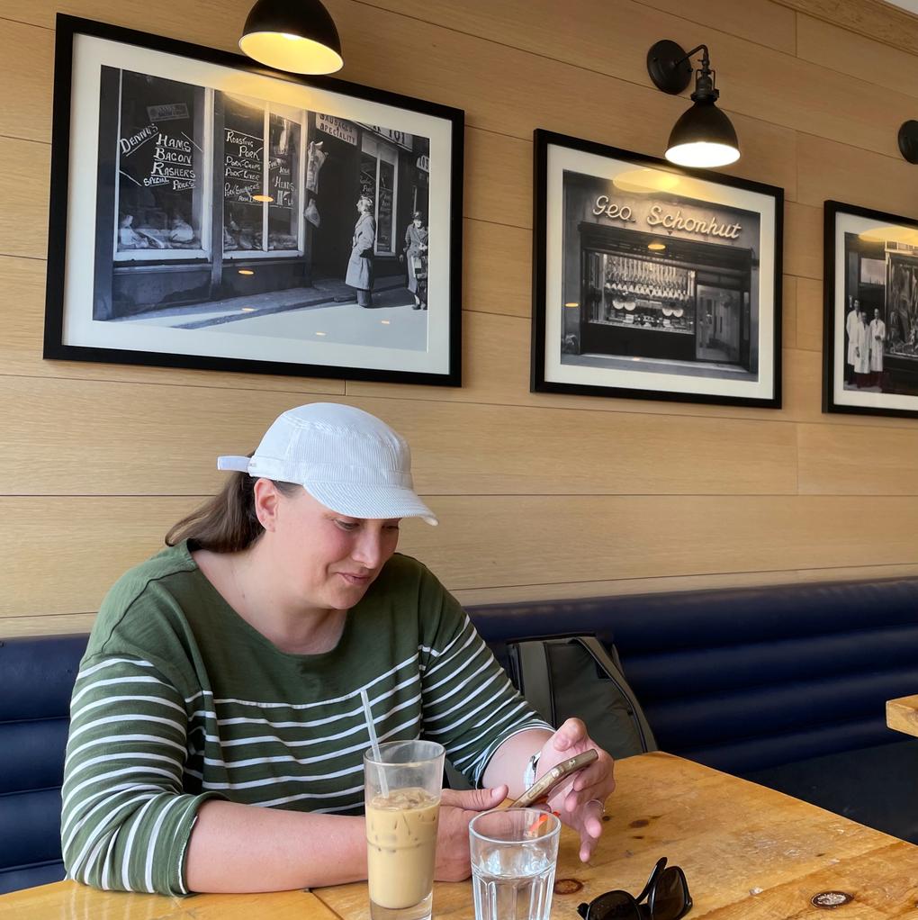 DianaBatten_'s tweet photo. Pit stop @EmpireYYC for a cold latte!
Grateful for the caffeine, air conditioning and friendly welcome!
Ready for the next round of canvassing!
#caringforcalgaryacadia https://t.co/cdDq9fRxzj