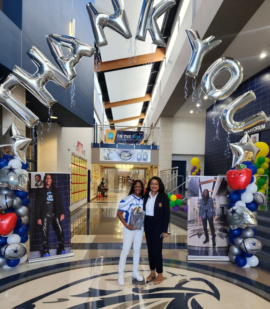 kennedycurryms's tweet photo. Wow!!! And to top off today… a surprise visit from our Associate Superintendent of Region IV, Dr. Tanya Shelton!!!! Thank you for recognizing all of the wonderful principals from Region IV. 
We love our leaders-Dr. Shelton and ED Simmons!
Eagles Way-All Day! https://t.co/xf4luSHdhF