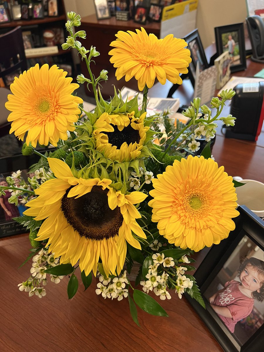 BowserBullpup's tweet photo. What a GREAT day with my GLA family. Thank you for spoiling me with flowers, food and a new shirt and for serenading me with an original parody highlighting 34 years. I am truly blessed to be a part of such an amazing school family! ❤️@EVSCGlenwood @EVSC1 https://t.co/UjPL8NrOZi