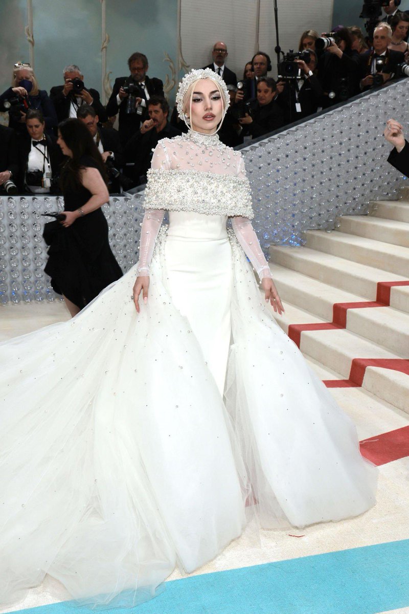 jacquemusx's tweet photo. Talking about a great Met gown!!! https://t.co/qpwOSKmPF0