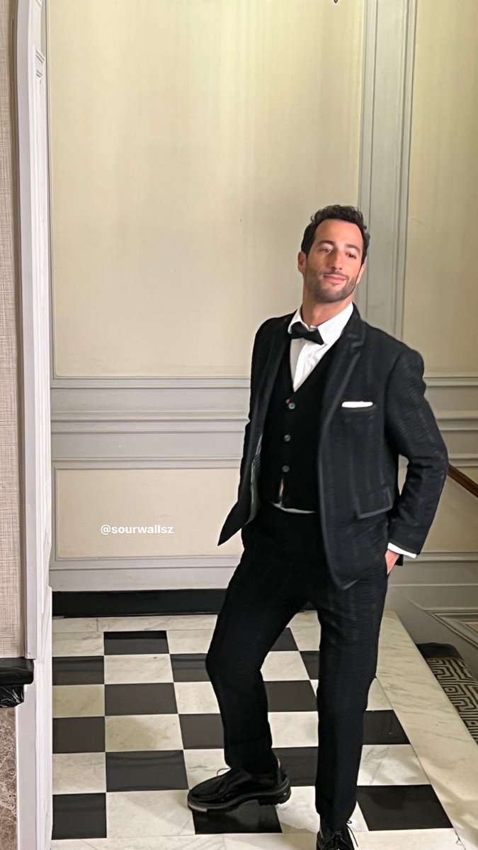 RBR_Daily's tweet photo. 📸 | Daniel Ricciardo at the #MetGala https://t.co/kbIFmFFNWC