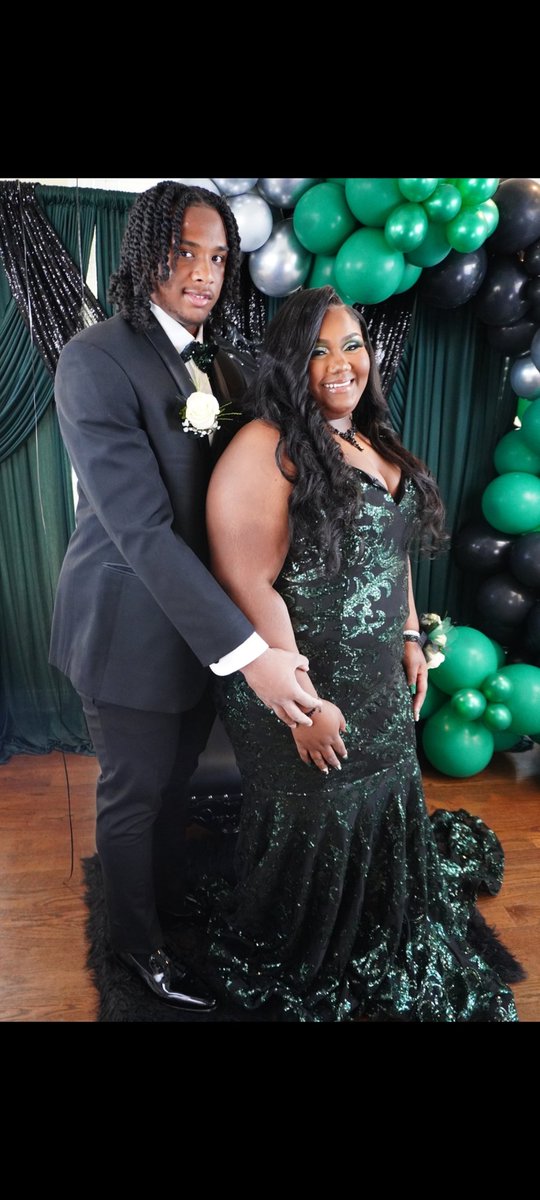 KaydenPorter6's tweet image. Little recap from Prom 2023! Took a break from the cleats and bat!