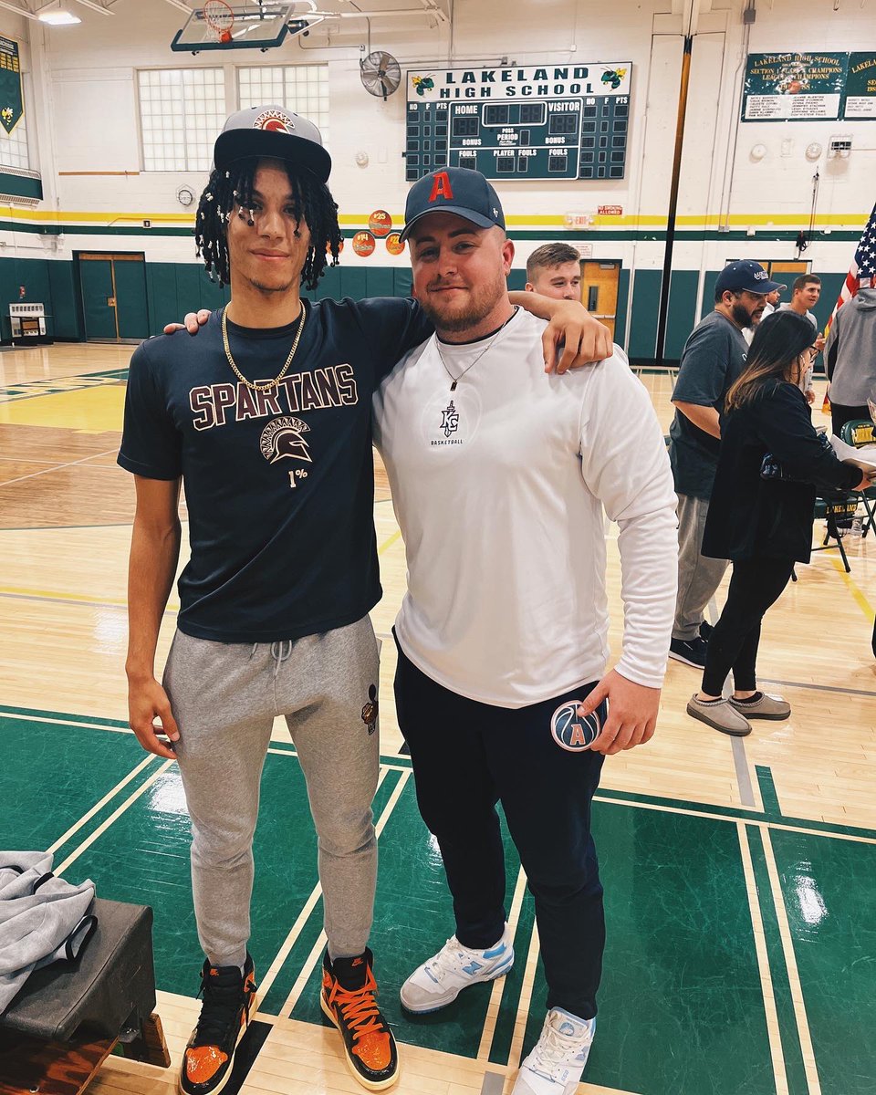 Coach James Loughran tweet media