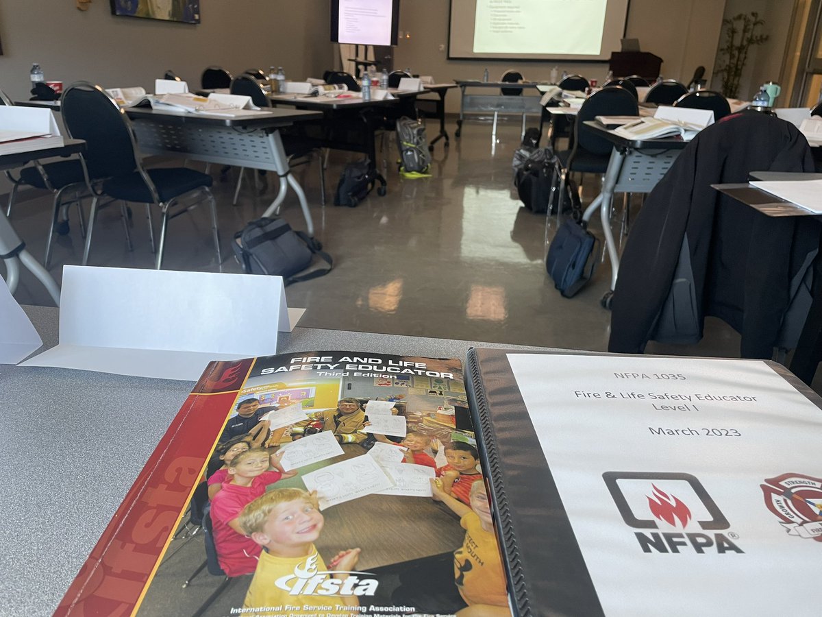 evwoodford's tweet photo. Had a great weekend in Cornerbrook with an awesome groups completing the first NFPA 1035 Fire and Life Safety Educator course here in the province! 

Thanks to Cornerbrook FD for being great hosts and to NFPA for coming here to instruct @HolyroodFire https://t.co/cuokg6Fzdh