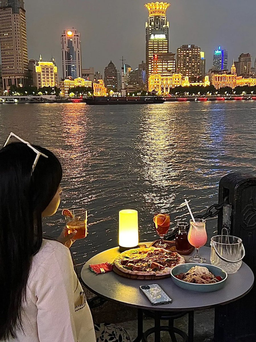 mrdaniel91's tweet photo. This is the romance of Shanghai, where you can see the sunset and the sea🌄 https://t.co/0UZ1bdAJqJ
