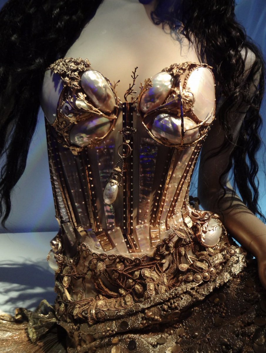 Yara Shahid wearing Jean Paul Gaultier corset from ss08 couture #MetGala