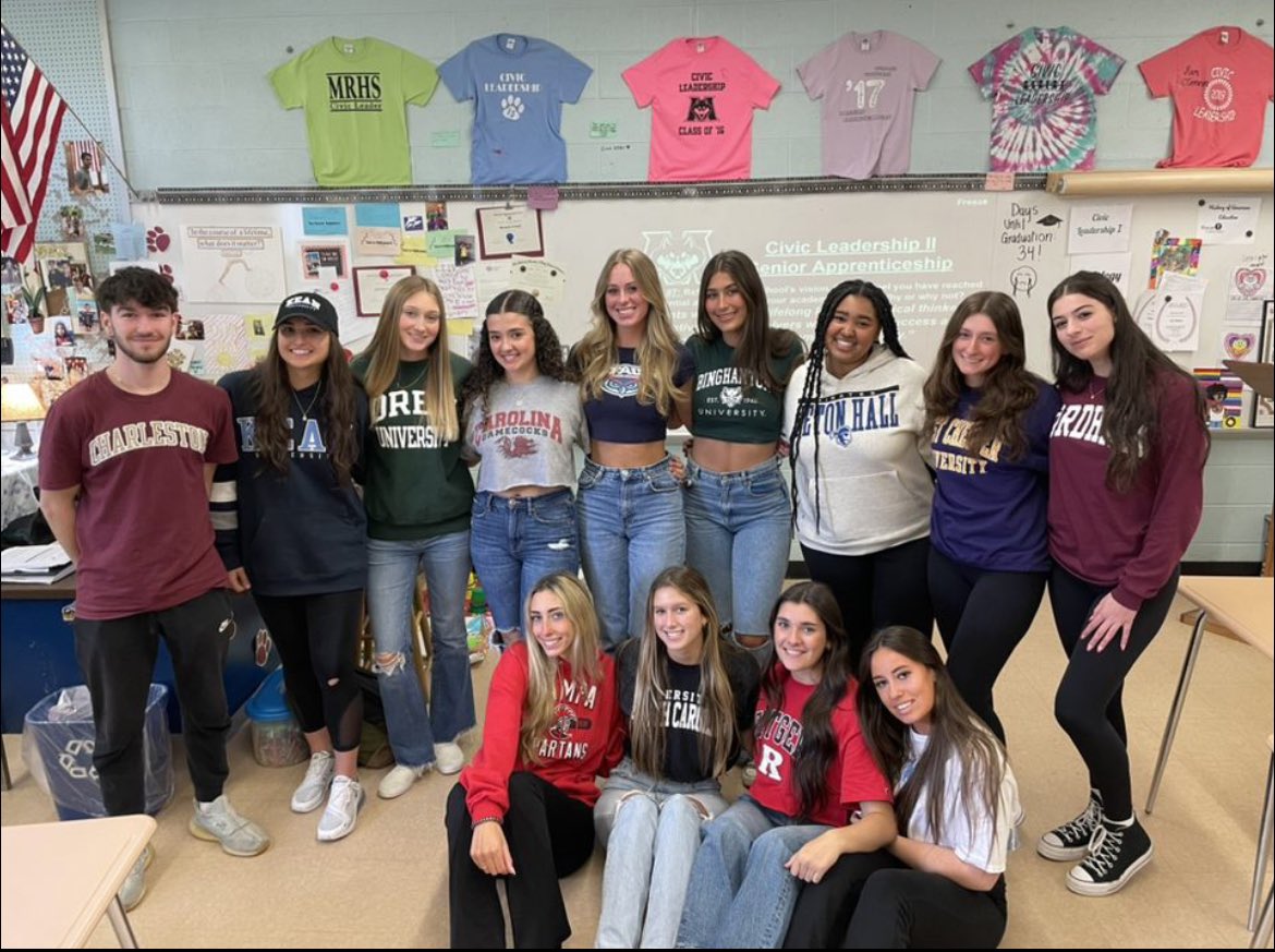 mrhscivic's tweet photo. happy decision day!!🖤🐾 https://t.co/JVHJfXx0bQ