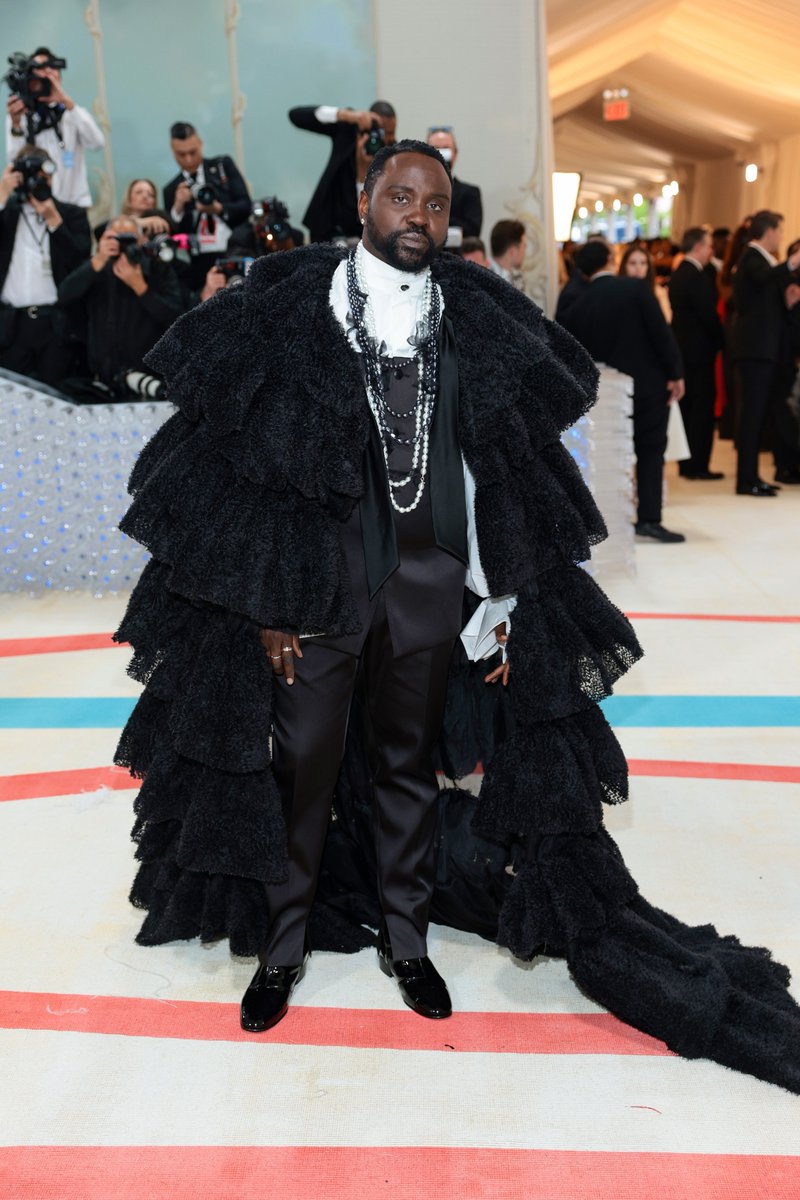 BuzzFeed's tweet photo. when I tell you I GASPED. #MetGala https://t.co/GkpW8yvSVg
