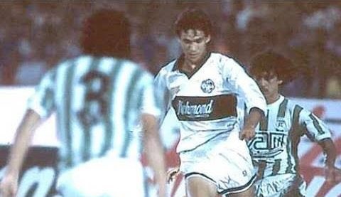 Raul Vicente Amarilla, Olimpia vs Atlético Nacional.

📌 Estadio Nacional Julio Martínez Prádanos. 20/09/90