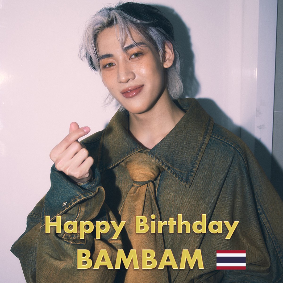 WORLDMUSICAWARD's tweet photo. Happy 26th Birthday to #GOT7's gorgeous, hugely talented Singer/songwriter and Fashion Icon #BamBam, the global ambassador for the NBA's Golden State Warriors and partner of Unicef Thailand in their missioin against child abuse, and bringing support to families affected by COVID-19 and teens with mental health problems!
👏💐🎂🎉🌟👑💚
#OurBelovedBamBamDay
#HappyBamBamDay
#생일축하해_뱀뱀_건강하자