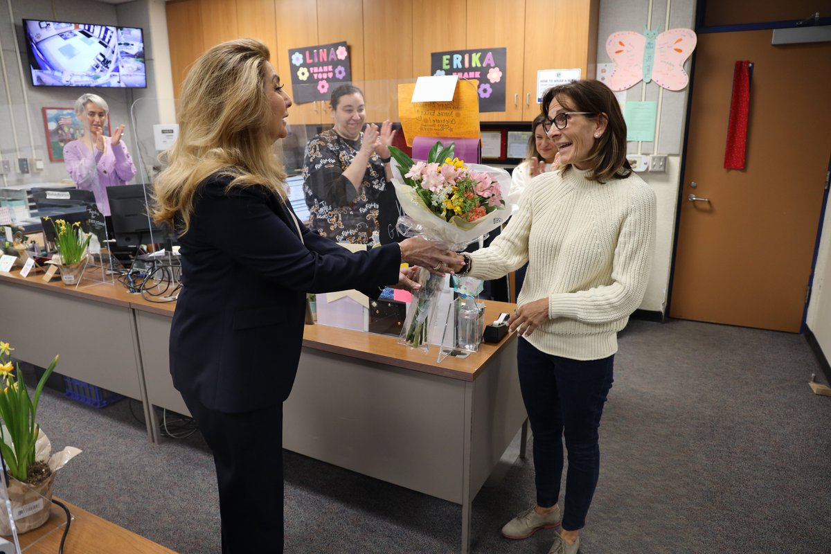 VivianEkchian's tweet photo. In honor of #SchoolPrincipalsDay, we recognized Keppel Elementary School Principal Kristine Tonoli for being selected as our James R. Brown award winner! Ms. Tonoli's exemplary leadership skills and dedication to our students is inspiring and deeply appreciated. https://t.co/FJYwbmlbMB