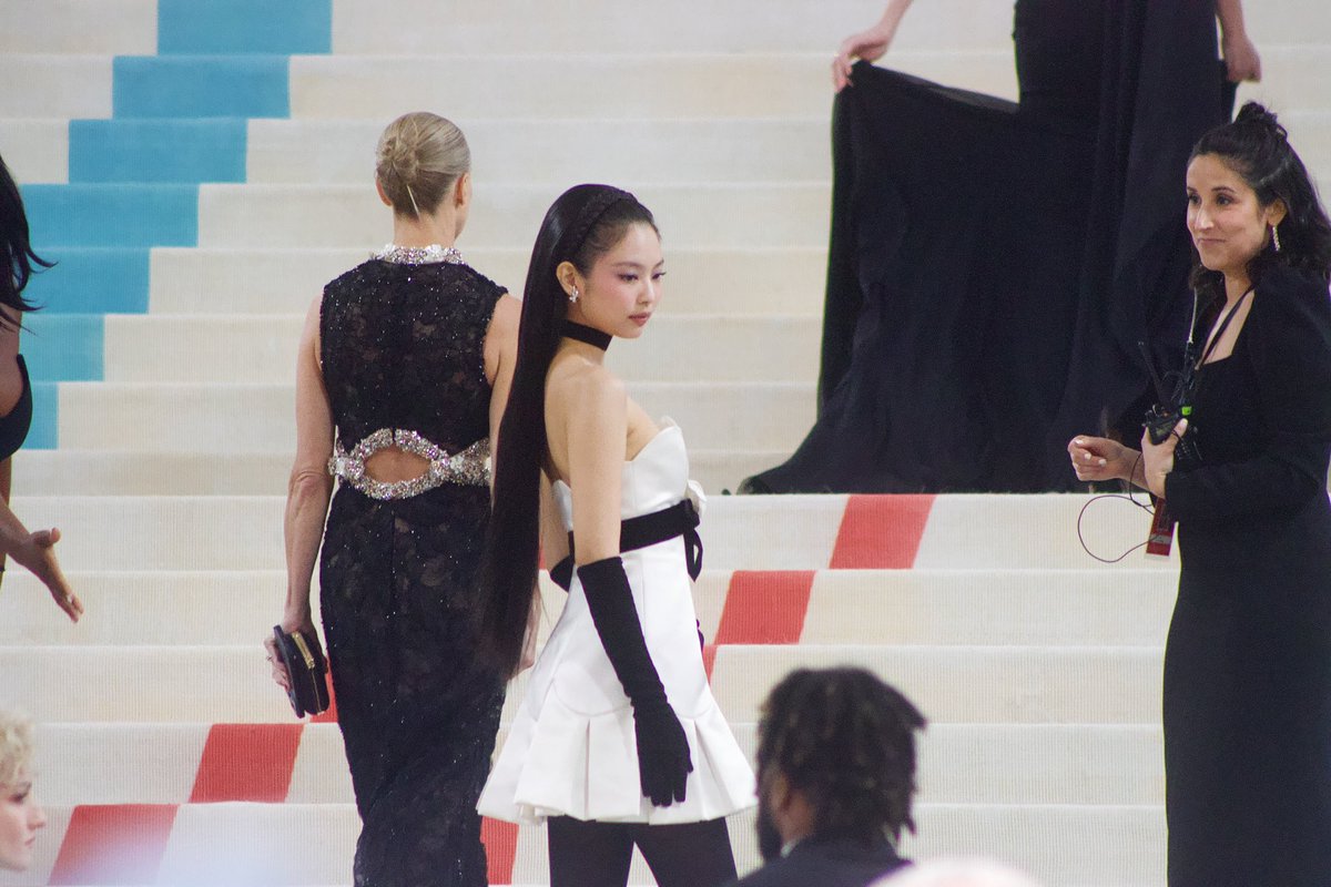trawvisual's tweet photo. JENNIE KIM OF BLACKPINK
MET GALA 2022
shot by me. https://t.co/AfmWixVL97