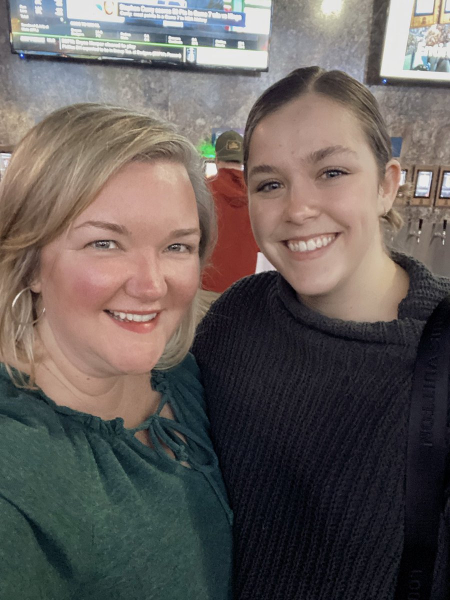 jillsmckinney's tweet photo. Full circle moment - so proud of @msiggyy for finishing @butleru undergrad in 3 years & then staying to complete her @LacySchool MBA! She left the country for the first time w/ me on a pre-orientation program 4 years ago & now is a mega-globetrotter. #unstoppable #graduatex2 https://t.co/zjZU7nMkh1