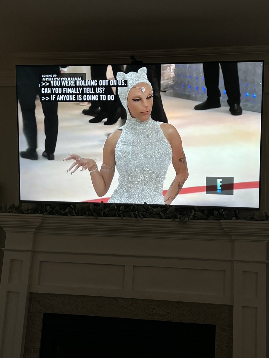 daniellet0rres's tweet photo. Doja giving cats #MetGala #MetGala2023 https://t.co/G80Jw5ShJ1