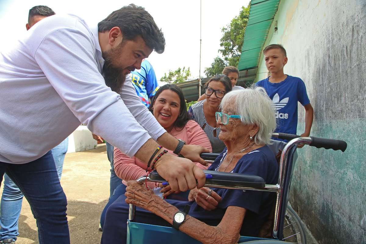 ErnestoLunaPsuv's tweet photo. El amor por este pueblo es lo que a nosotros nos lleva a hacer las cosas muy bien. https://t.co/PLfNsi1wyH