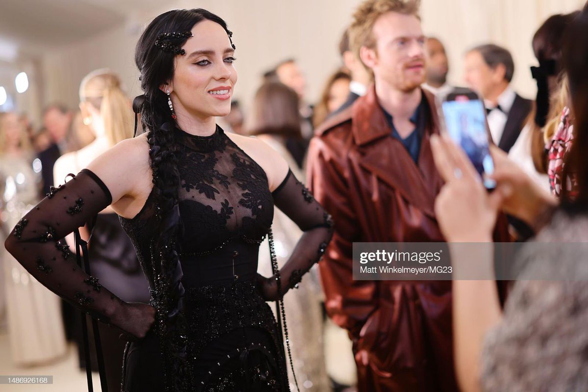 billieeilishtrs's tweet photo. Billie looking breathtaking on the #MetGala red carpet in New York City tonight! 🤍 https://t.co/bz0AmukgjC