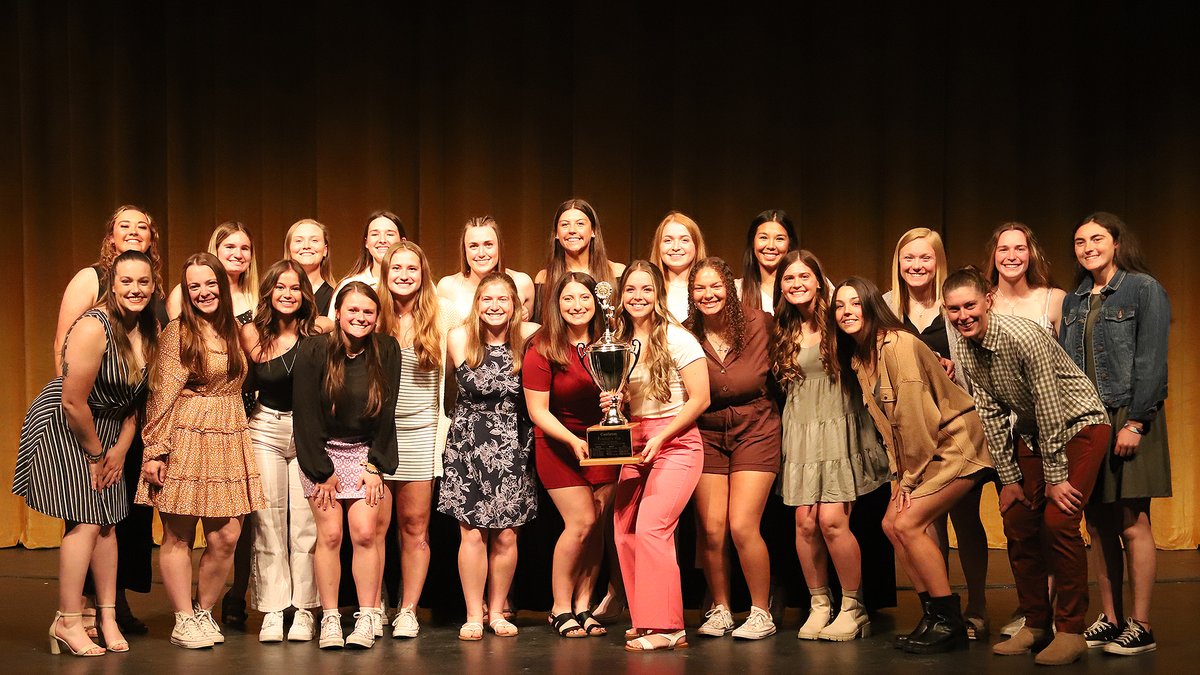 CastletonSports's tweet image. Castleton&apos;s spring student-athletes were honored on Monday night at Casella Theater, with Team MVPs and the President&apos;s Cup for Academic Excellence awarded!

📰 castletonsports.com/news/2023/5/1/…