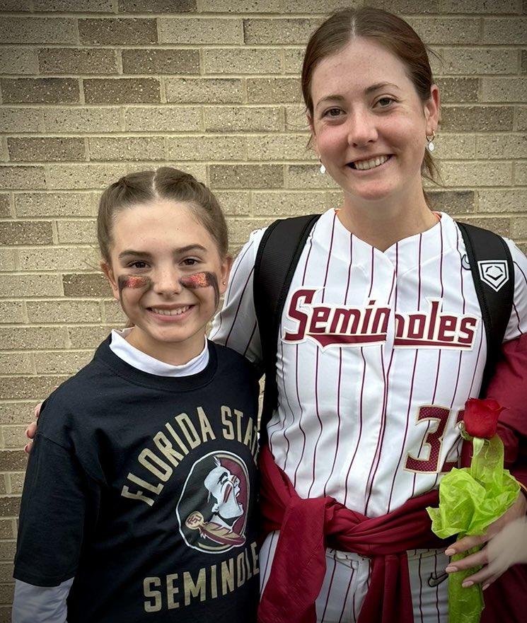 PiperDiamondCo's tweet photo. Thank you @k_sandercock and to all you FSU players that took the time to take pictures &amp; sign autographs! All of you should be proud of yourselves for being so kind &amp; encouraging to these young athletes!
#Respect 
@FSU_Softball https://t.co/mT7tOaNcV6