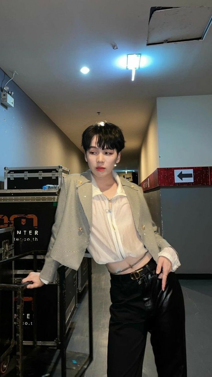 yujunsmile's tweet photo. e ele ! https://t.co/rfOUIJXVd5