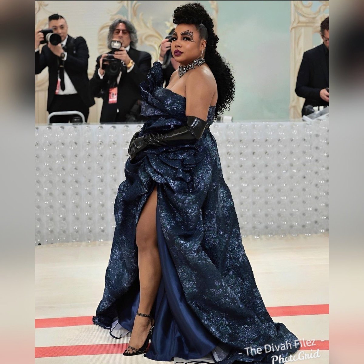 thedivahfilez's tweet photo. #KelaWalker in a blue look for this year's Met Gala! https://t.co/w2Cd5sKmJ7