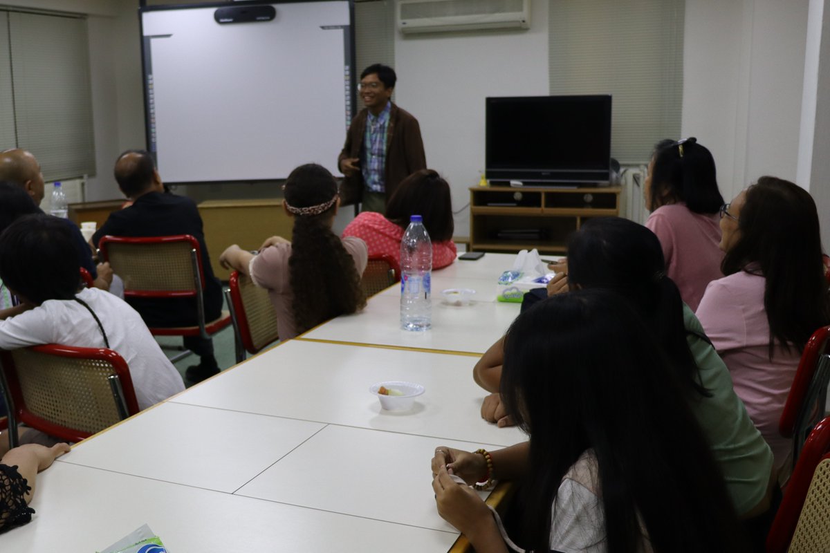 #LaborDay #يوم_العمال Coming from a family of #MigrantWorkers, let us learn from their stories. Let us recognize their presence. Think about it. Without migrant workers, #Jordan, #Lebanon, #Qatar, #UAE, #Saudi, #US, #UK, #HongKong, #TheWorld will be خلص/khalas/grinding to a halt.