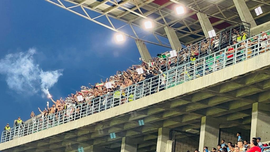 En todos lados, el Once Caldas nunca jugará solo.