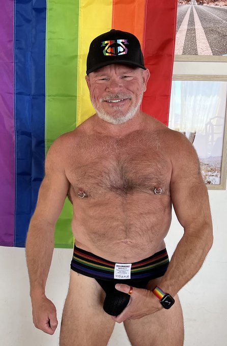 Watch Peter Axel's leaked NSFW photo on TwXstars